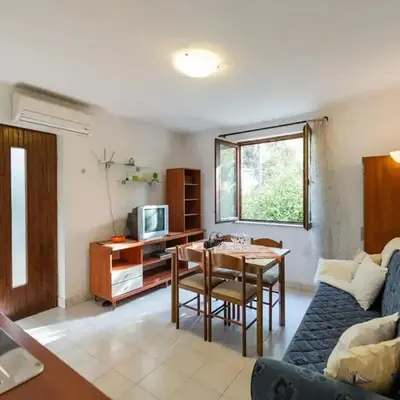 Apartments Villa Pelegrin - Two Bedroom Apartment with Garden View
