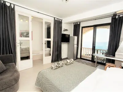 Krevet ili kreveti u jedinici u objektu Apartments & Room Vesna - Superior Studio Apartment with Sea View