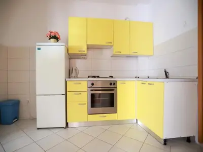 Kuhinja ili čajna kuhinja u objektu Apartments Pezo - Superior Two Bedroom Apartment with Balcony
