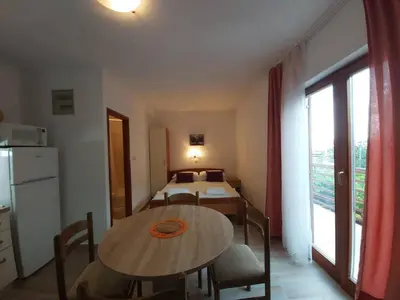Kuhinja ili čajna kuhinja u objektu Apartments Villa Pelegrin - Studio Apartment with Sea View Apartment