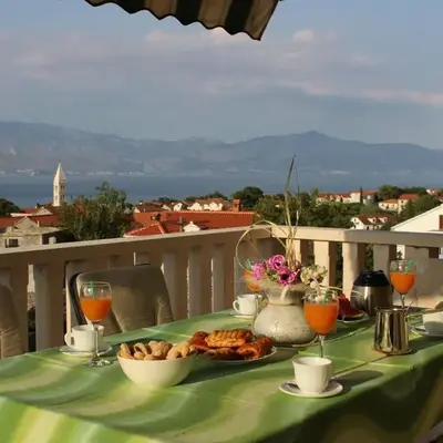 Apartments Sweet Life - Three-Bedroom Apartment with Terrace and Sea view Renata ST