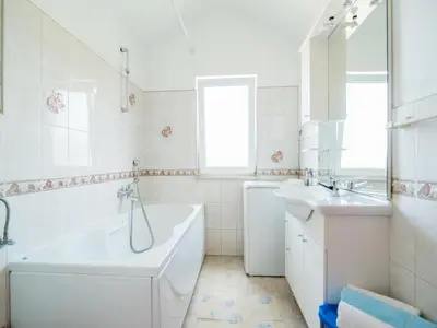 Kupaonica u objektu Apartments Ana & Bogdan - One Bedroom Apartment with Balcony and Sea View A2 ST