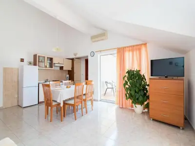 Kuhinja ili čajna kuhinja u objektu Apartments Ana & Bogdan - One Bedroom Apartment with Balcony and Sea View A2 ST