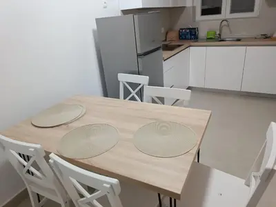 Kuhinja ili čajna kuhinja u objektu Apartmani Brela 6