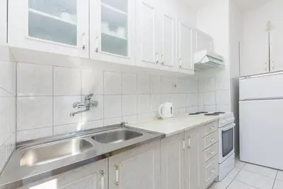Kuhinja ili čajna kuhinja u objektu Apartment Lele