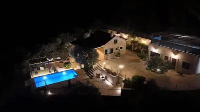 Bazen u objektu Villa Brač ili u blizini