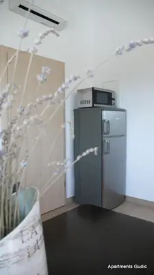 Kuhinja ili čajna kuhinja u objektu Vila Familia Hvar