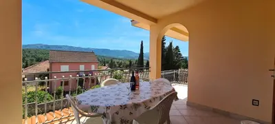 Pogled na planine ili pogled na planine iz apartmana