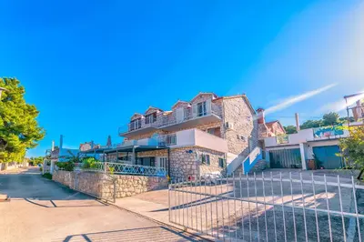 Zgrada u kojoj se nalazi apartman