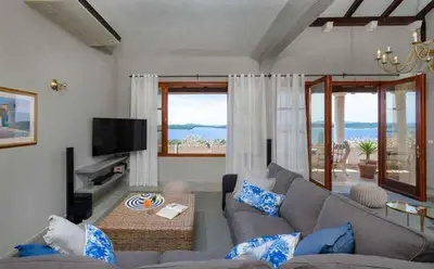 TV i/ili zabavni centar u objektu Majestic Tranquil Villa with Stunning Panoramic View