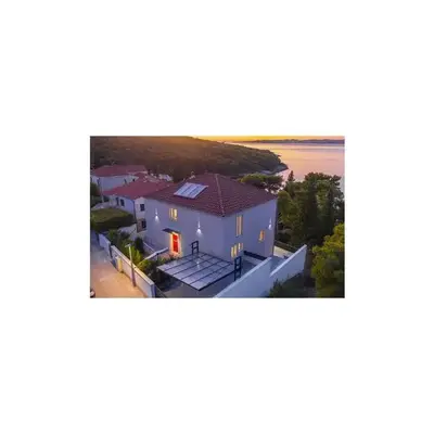 Luxurious Apartment In Postira