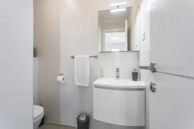 Kupaonica u objektu Ferienwohnung in Podstrana-Sv Martin mit Balkon, Klimaanlage, W-LAN, Waschmaschine 4777-2