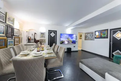TV i/ili zabavni centar u objektu Luxury apartment Irina with private heated pool