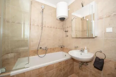 Kupaonica u objektu Laurentina - Modern Apartment with Large Terrace near Beach-quiet and comfortable