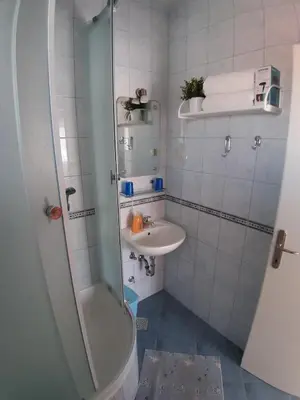 Kupaonica u objektu Apartment in Jelsa with terrace, air conditioning, Wi-Fi 4440-2