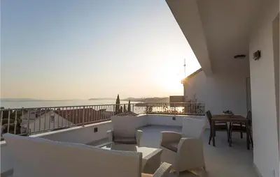 Balkon ili terasa u objektu Lovely Apartment In Podstrana With Lake View