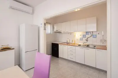 Kuhinja ili čajna kuhinja u objektu Beachfront Apartments