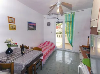 Kuhinja ili čajna kuhinja u objektu Beachfront Apartments Plaža
