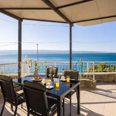 Anamarie Beachfront Apartments