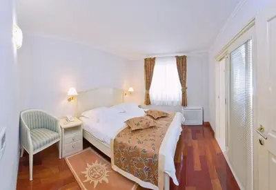 Krevet ili kreveti u jedinici u objektu Luxury Apartment with Balcony and Panoramic View - Hotel Sunceva Postelja Brela