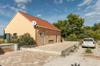 Zgrada u kojoj se nalazi vila