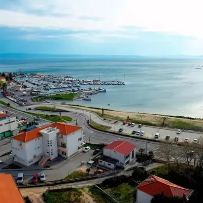 Orange House three bedroom apartment with sea view