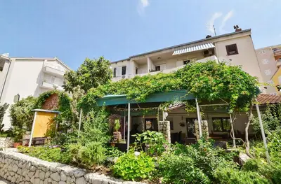 Vrt u objektu Studio Makarska, One Minute to the Beach