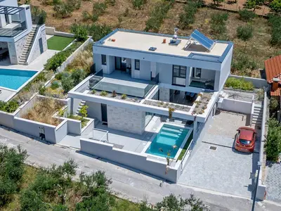 Bazen u objektu New ! Luxury Villa - RoMa 1 and 2 with two heated pool ili u blizini