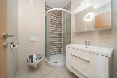 Kupaonica u objektu Apartmani ELA
