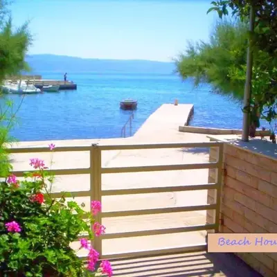 Beach House - Apartments Ana