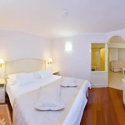 Hotel Sunceva Postelja Brela - Luxury studio with balcony and side sea view