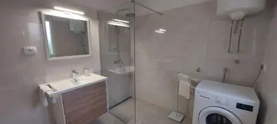 Kupaonica u objektu House Vrisnik