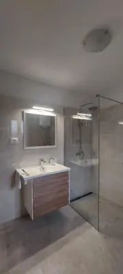 Kupaonica u objektu House Vrisnik