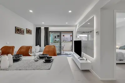 TV i/ili zabavni centar u objektu toDalmatia Seafront Apartment