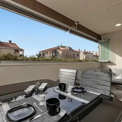 toDalmatia Seafront Apartment