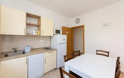Kuhinja ili čajna kuhinja u objektu Stunning Home In Sutivan