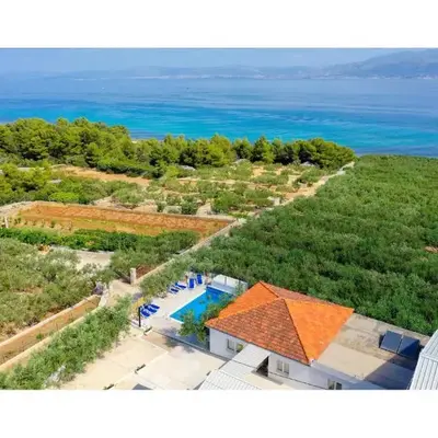 Beautiful Home In Supetar