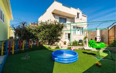 Dječje igralište u objektu Gorgeous Home In Selca