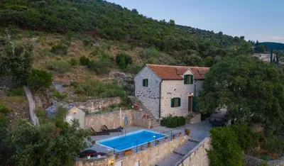Tlocrt objekta Stone Dalmatian House Modern, Stylish with Pool