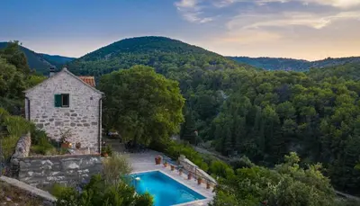 Tlocrt objekta Stone Dalmatian House Modern, Stylish with Pool