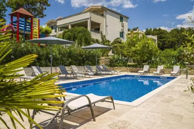 Bazen u objektu Holiday Home With Seven Bedrooms and Pool ili u blizini