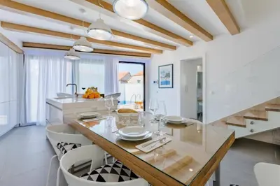 Tlocrt objekta Idyllic Two Bedroom Villa, Pool, Jacuzzi