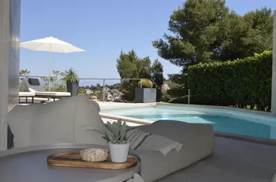Bazen u objektu Unique 4-Bedroom Villa SemperVivum with pool in Sutivan ili u blizini