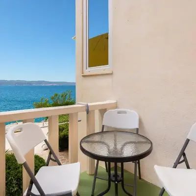 Lemonade Beach Apartments