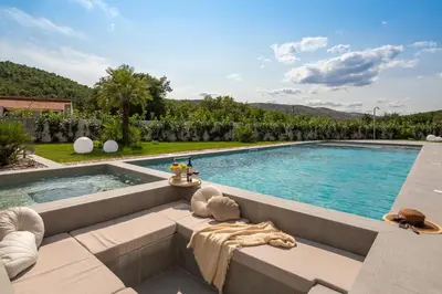 Bazen u objektu Villa ZaLú with Heated Pool ili u blizini