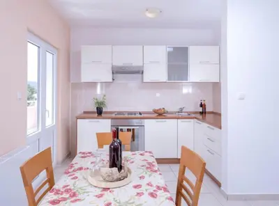 Kuhinja ili čajna kuhinja u objektu Ena Apartments