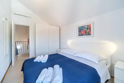Krevet ili kreveti u jedinici u objektu Villa Milna Bay - Heated Pool, Sea Views & Near Beach I Brač Island