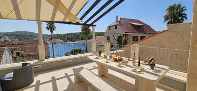 Balkon ili terasa u objektu Old Stone Villa with Pool, Jacuzzi, Walled Garden - Villa Kristina