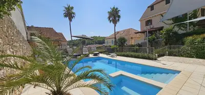 Bazen u objektu Old Stone Villa with Pool, Jacuzzi, Walled Garden - Villa Kristina ili u blizini