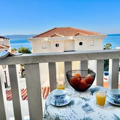 Apartment Luce with sea view and balcony in Brela